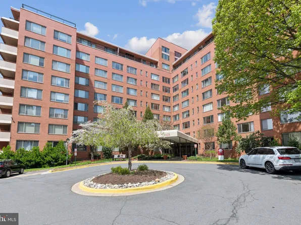 1121 Arlington Blvd APT 402, Arlington, VA 22209