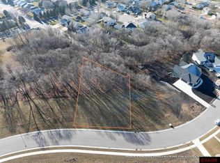 27 S Pointe Ct, North Mankato, MN 56003