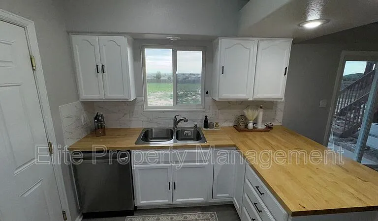 1150 S Los Charros Dr — Photo 9