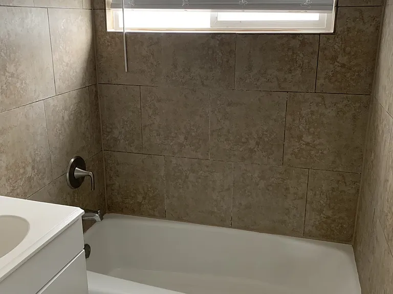 312 N Rose St #6F — Photo 3