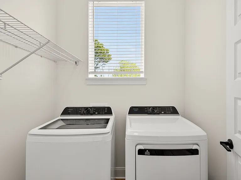 Ballantyne Townhomes at Elm — Photo 19