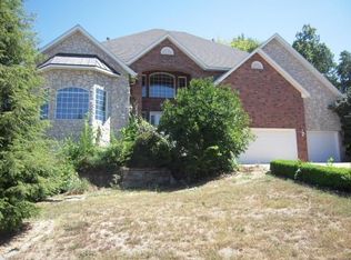 2484 S Forrest Heights Ave, Springfield, MO 65809