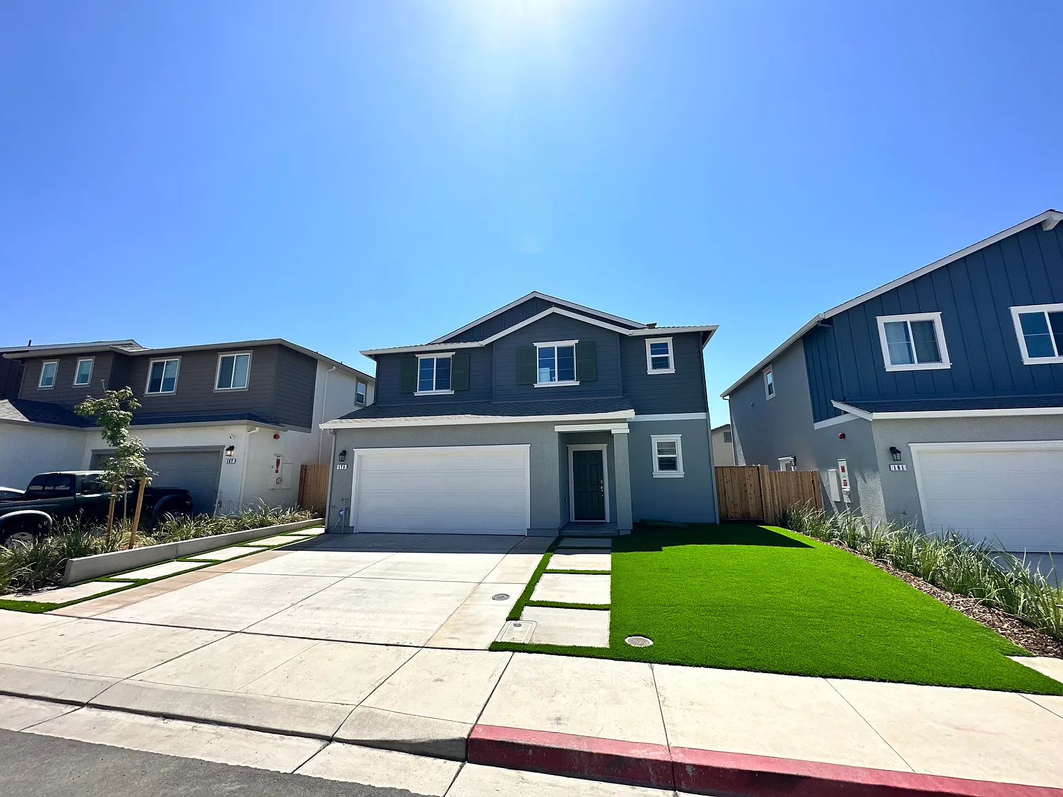 3 bed, 2.5 bath, 1701 sqft, $3,800 — Photo 2