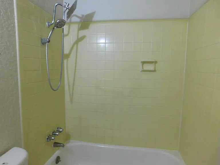 414 Kings Ct #C — Photo 8
