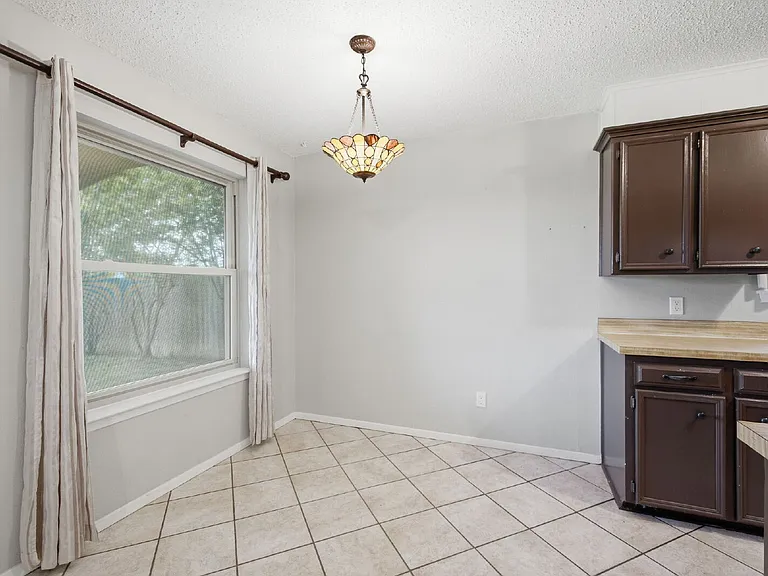 525 Parkview Dr — Photo 11