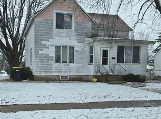 11 1st St NE, Fairfax, MN 55332