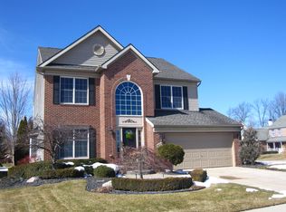 1150 Horseshoe Dr, South Lyon, MI