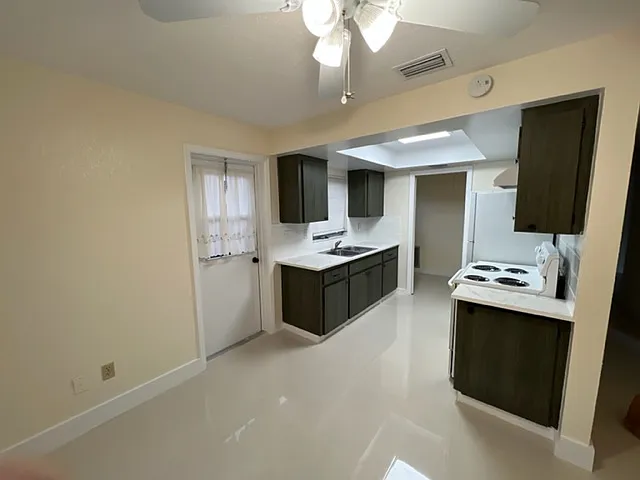 631 Heritage Ln #A — Photo 8