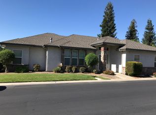 154 W Cambridge Dr, Reedley, CA 93654