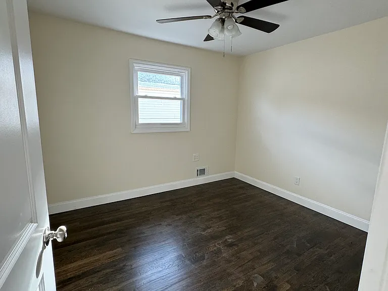51 Longdale St — Photo 24