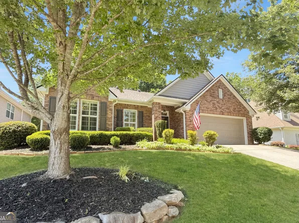 6 Greenview Dr, Newnan, GA 30265