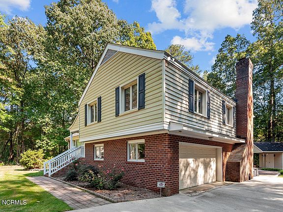 3rd image of 110 Windermere Court
