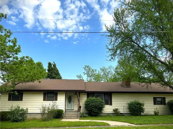 1102 N Washington St, Nevada, MO 64772
