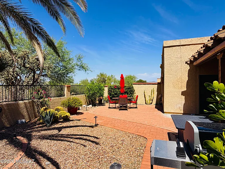 1216 E Camino Diestro — Photo 22