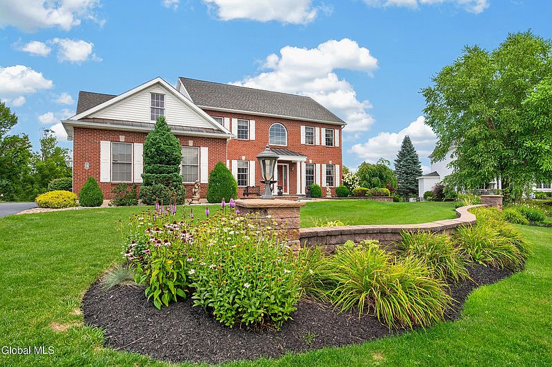 5th image of 14 Ridgefield Way