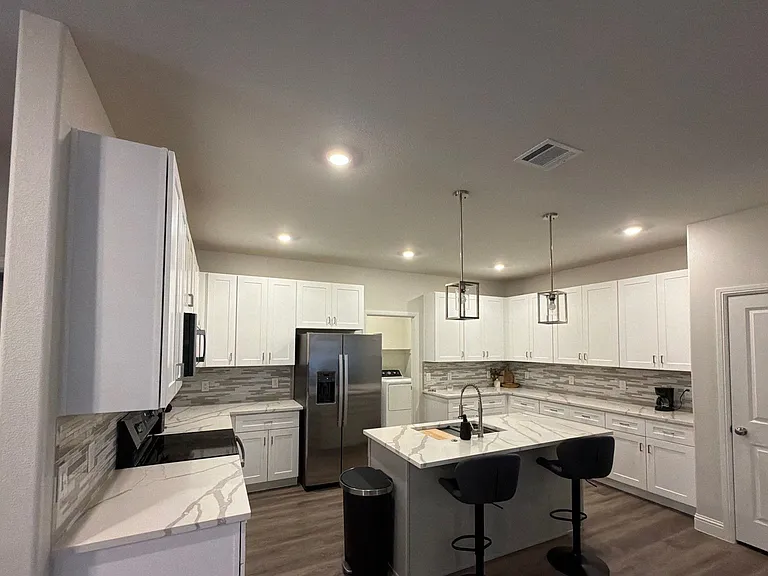 2414 Forest Hill Ln — Photo 5