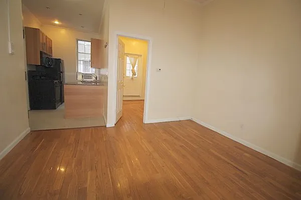 Rented by Capri Jet Realty Corp | media 9