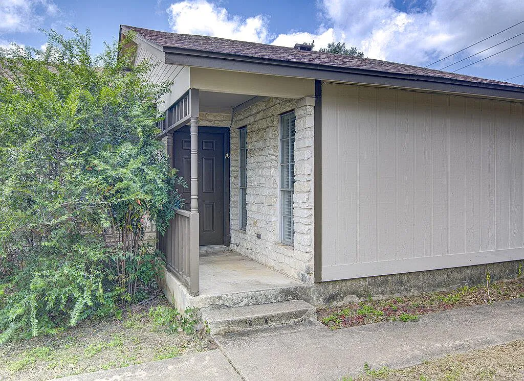 1 bed, 1.0 bath, 895 sqft, $995 — Photo 3