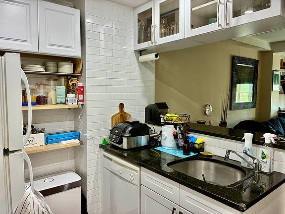 4th image of 14-08 31st Ave #3C