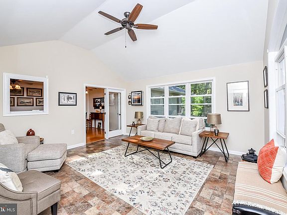 4th image of 75 Mountain Brook Dr