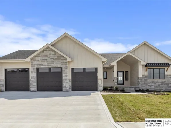5403 N 196th St, Elkhorn, NE 68022