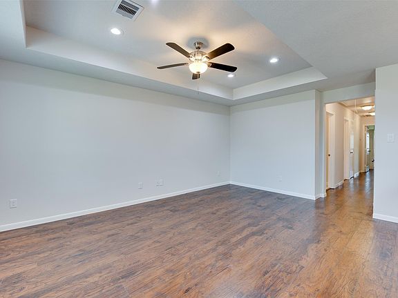 4th image of 5405 Groveton St