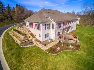 602 Sable Oaks Ln, Rochester, NY 14625