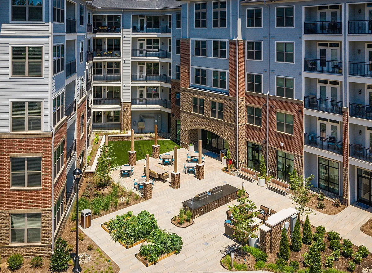 Community Courtyard - Overture Cary