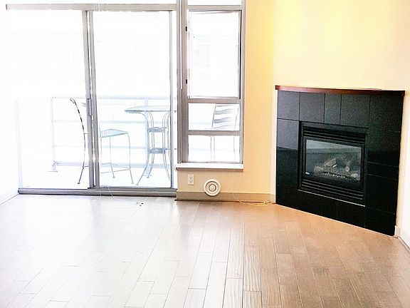 Spacious Living Room with a fireplace!!!