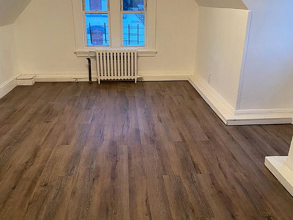 5th image of 257 Warburton Ave APT 3