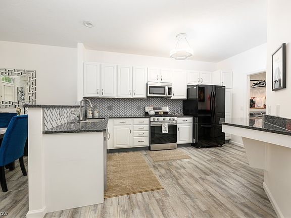 2nd image of 2675 Wyndgate Ct #2675