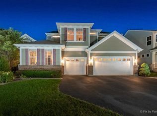 239 Pawtucket Ave, Elgin, IL 60124