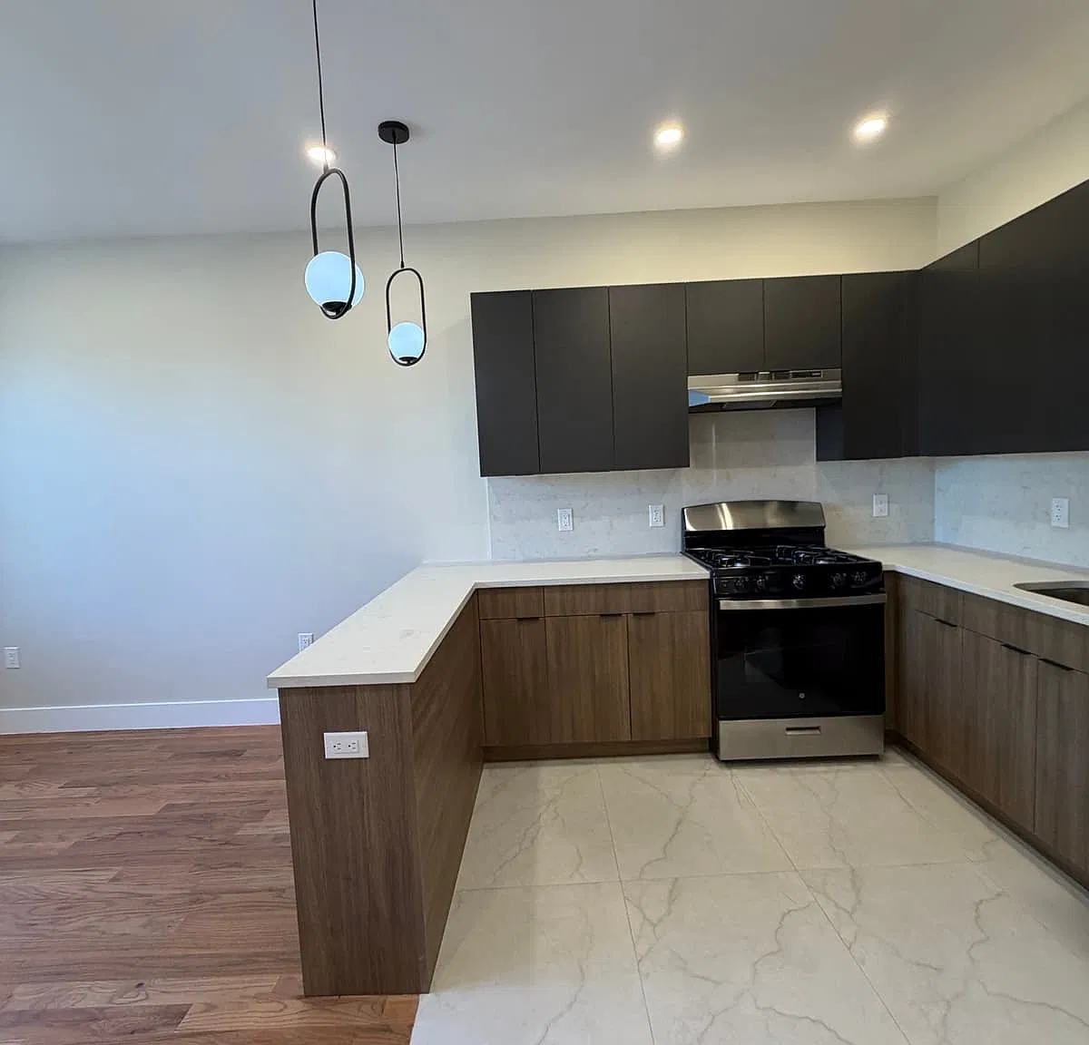 2 bed, 800 sqft, $2,195 — Photo 3