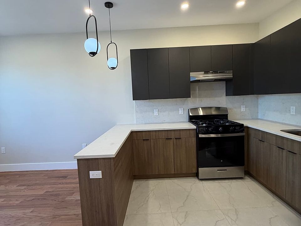 1st image of 797 Broadway #306