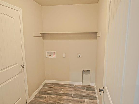 5th image of 348 E Aquila St