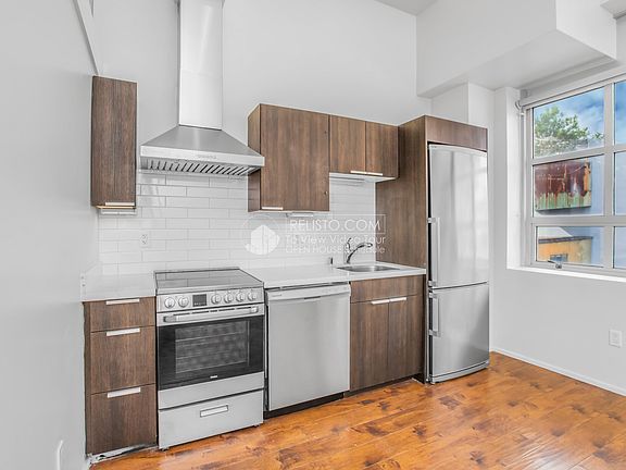 3rd image of 529 Stevenson St APT 405