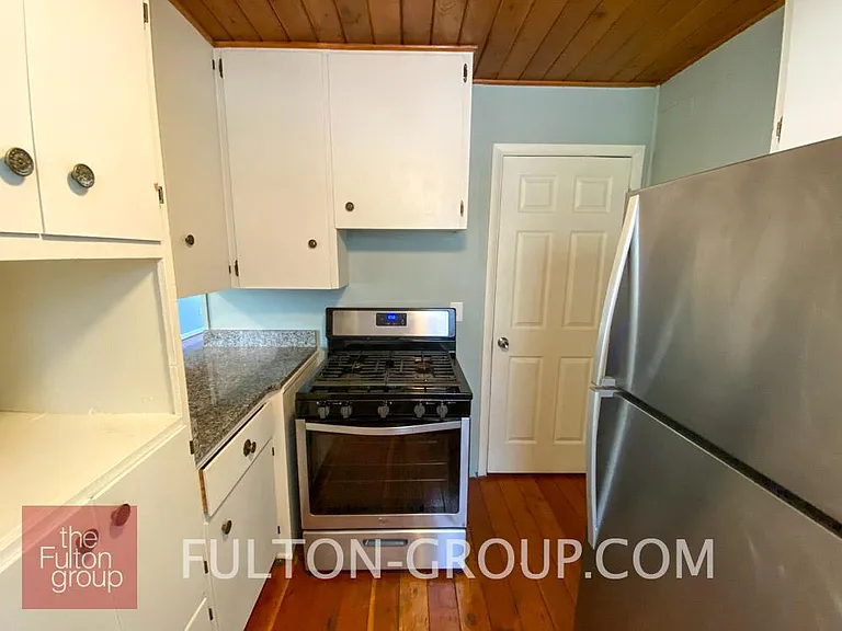 906 Maybelle St NE — Photo 6