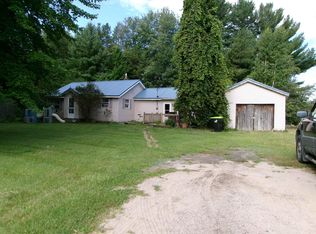 10142 Old State Ave, Farwell, MI 48622