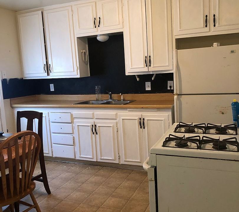2nd image of 2306 SW 8th Ave APT 1