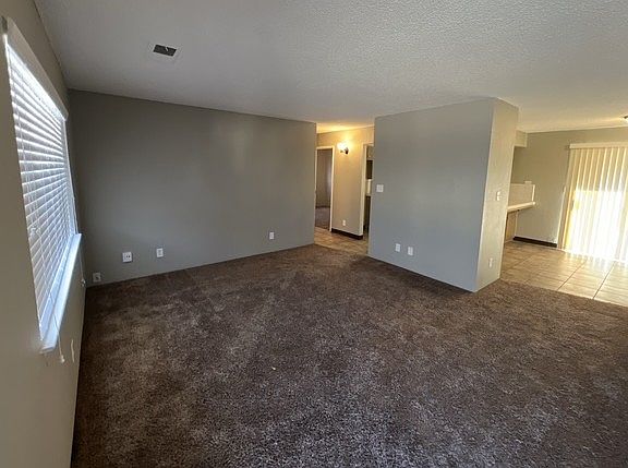 3rd image of 628 S Dayton St