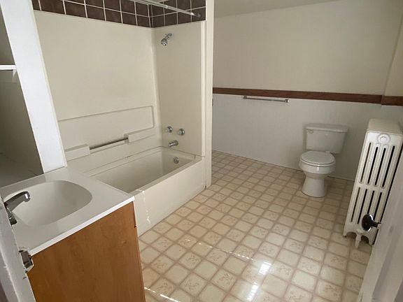 5th image of 276 Caroline St #276W