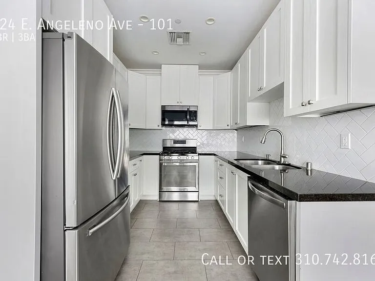524 E Angeleno Ave #101 — Photo 5