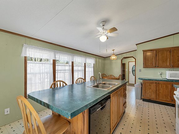 4th image of 69 Oak Drive