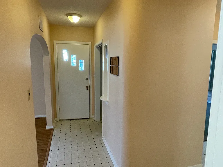 1302 Elliott St — Photo 14