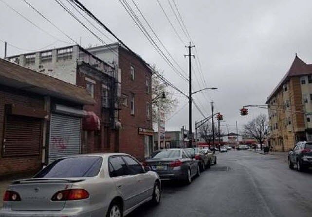 2nd image of 213 S 3rd Ave