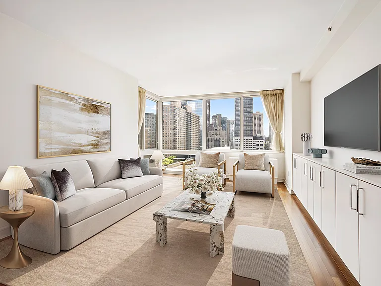 120 Riverside Blvd #Penthouse 1J — Photo 1