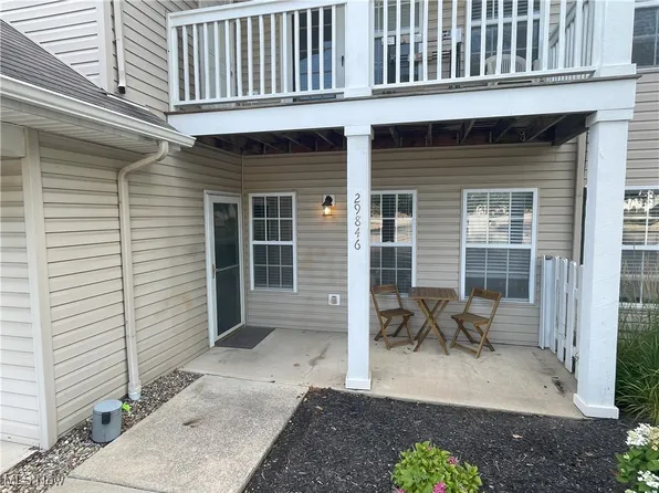29846 Lenox Dr #212, Westlake, OH 44145