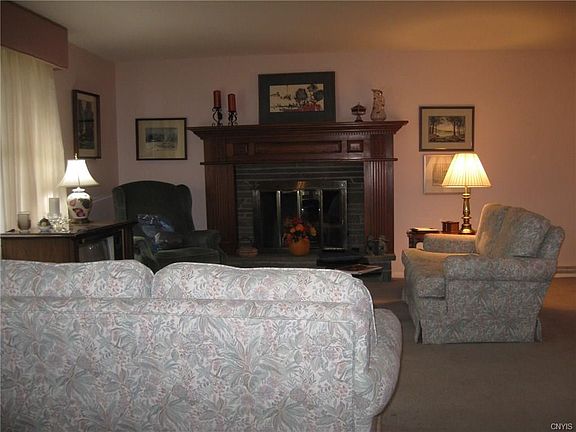 5th image of 139 Hillside Way