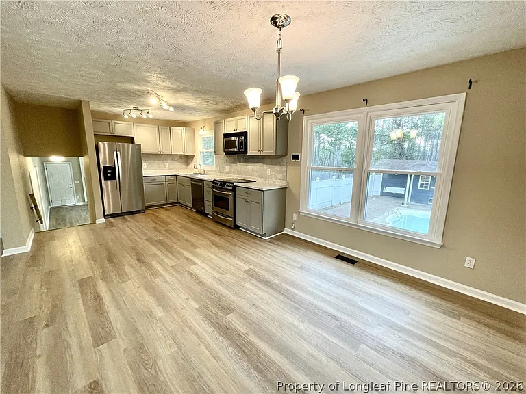 623 Daharan Dr — Photo 5