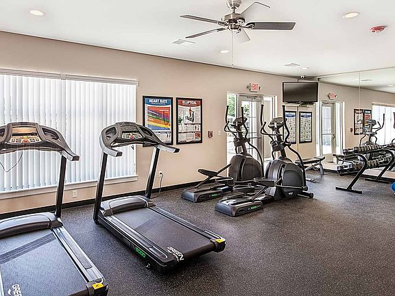 4th image of 1250 Paree St #829